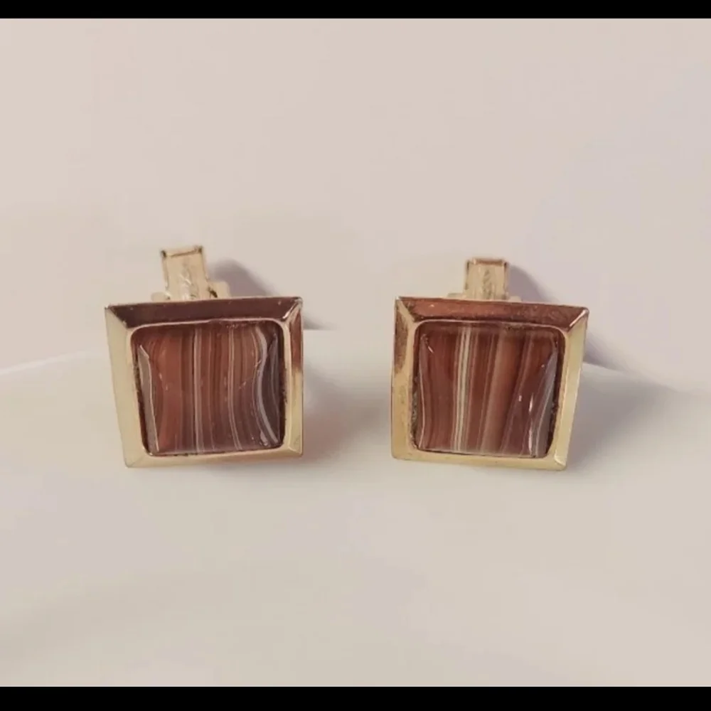 1945 PAT PEND SWANK TIGERS EYE GOLDTONE CUFFLINKS - 4TH GEN OWNED LIKE NEW!